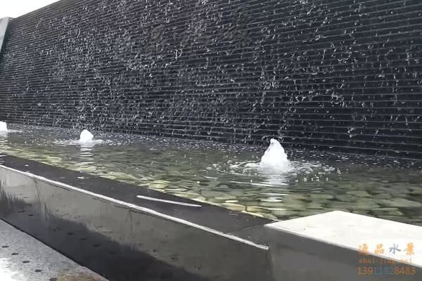 流水景觀水池護理方法