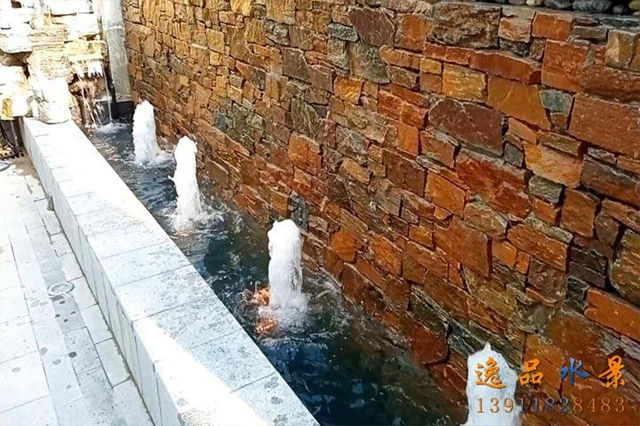 選擇水幕墻廠家應(yīng)當關(guān)注哪些方面？